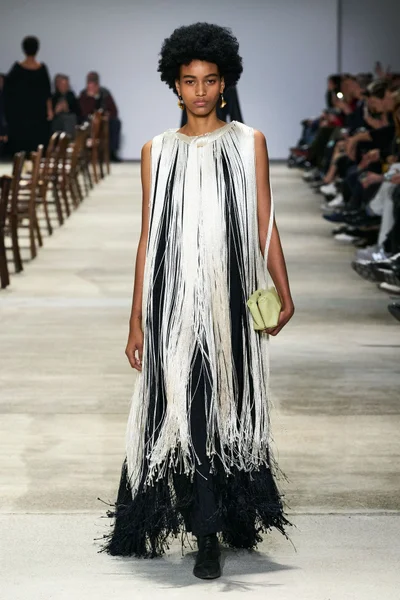 Look 30